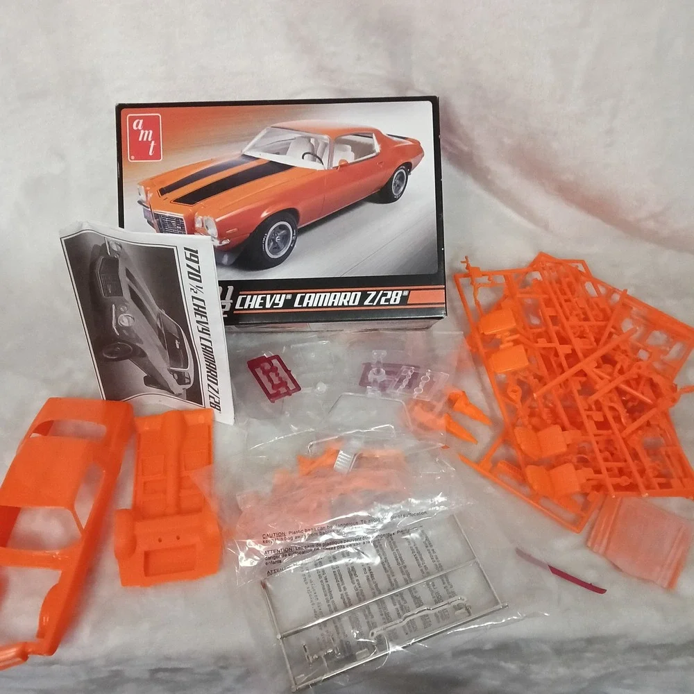 AMT 1970 1/2 Chevy Camaro Z/28 1:25 Scale Model Kit AMT635 Orange Muscle Car